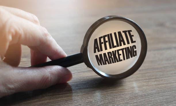 Tiếp thị liên kết (Affiliate Marketing) - Cách kiếm tiền online dựa trên internet. Nguồn: iStock